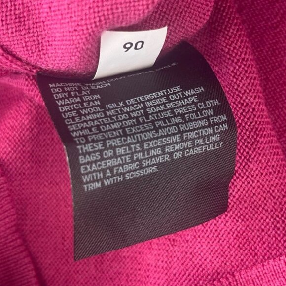 Uniqlo Womens 100% Wool V-Neck Sweater Rose Pink Size XS - Picture 6 of 7